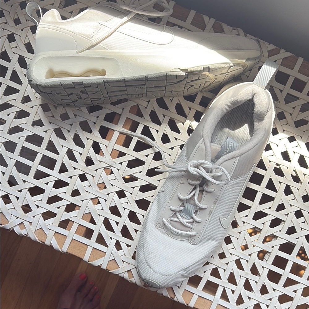 Nike White Sneakers Classic Design
